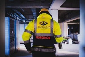 Brandwache gegen Brandgefahren auf Baustellen